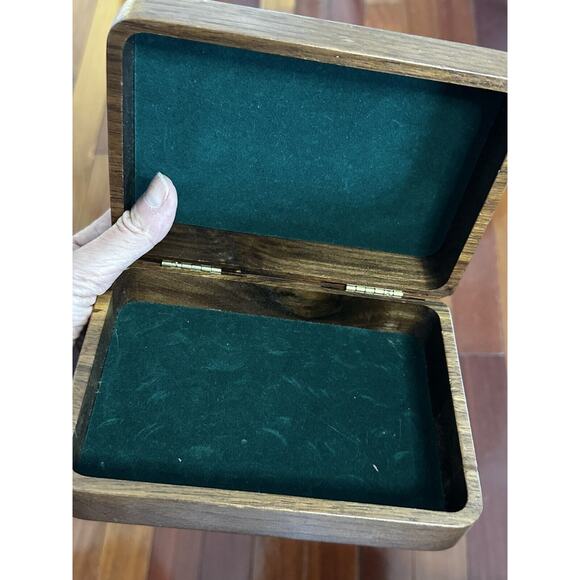 Animal Kingdom Laser Carved Trinket Display Wooden Box Disney WDW Gift Keepsake - Picture 3 of 6